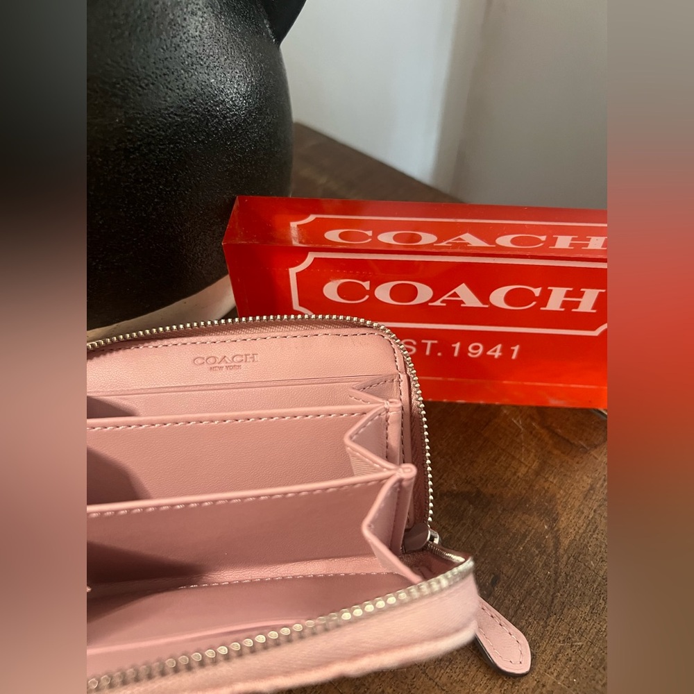 Coach Pink Denim Quilted Zip Around Card Case - Picture 5 of 9